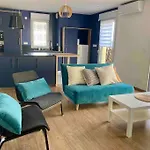 Quai Sud - Gare, 100 M2, Parking, Wifi, Superette, Lave Linge דירה אנז'ה