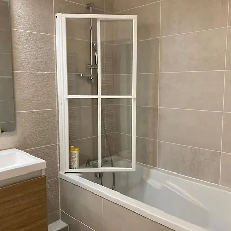 Quai Sud - Gare, 100 M2, Parking, Wifi, Superette, Lave Linge * Angers