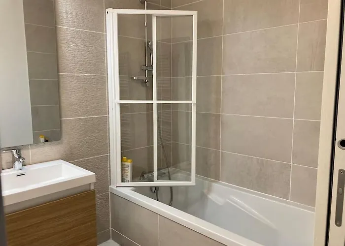 Quai Sud - Gare, 100 M2, Parking, Wifi, Superette, Lave Linge * Анже